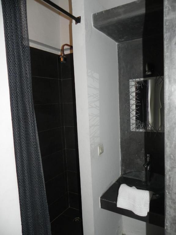 Riad7 Аземмур Номер фото